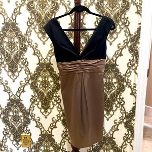 A elegant cocktail dress fully lined and absolutely gorgeous !